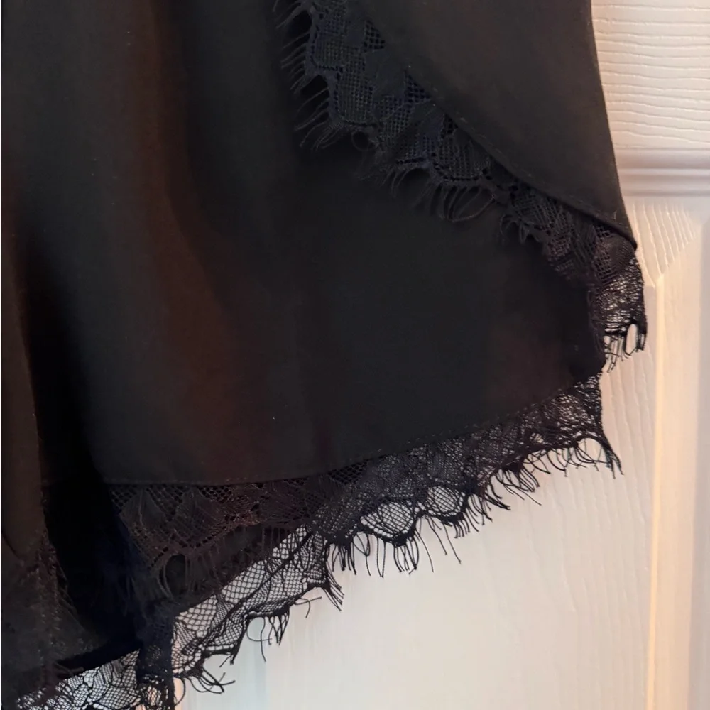 AQUA Black Lace Trim Shorts - Picture 2 of 3